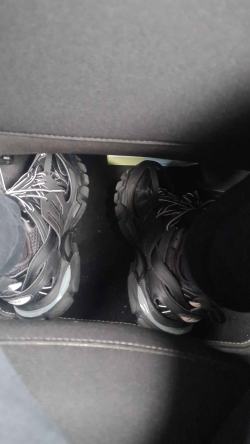 Balenciaga Track Black 555032 W1GB7 1000 (LED) review L***