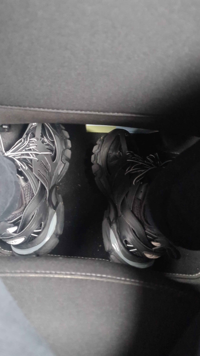 Balenciaga Track Black 555032 W1GB7 1000 (LED) review L***
