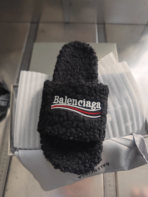 Balenciaga Furry Slides Black review 