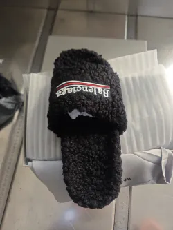 Balenciaga Furry Slides Black review Aiden 02