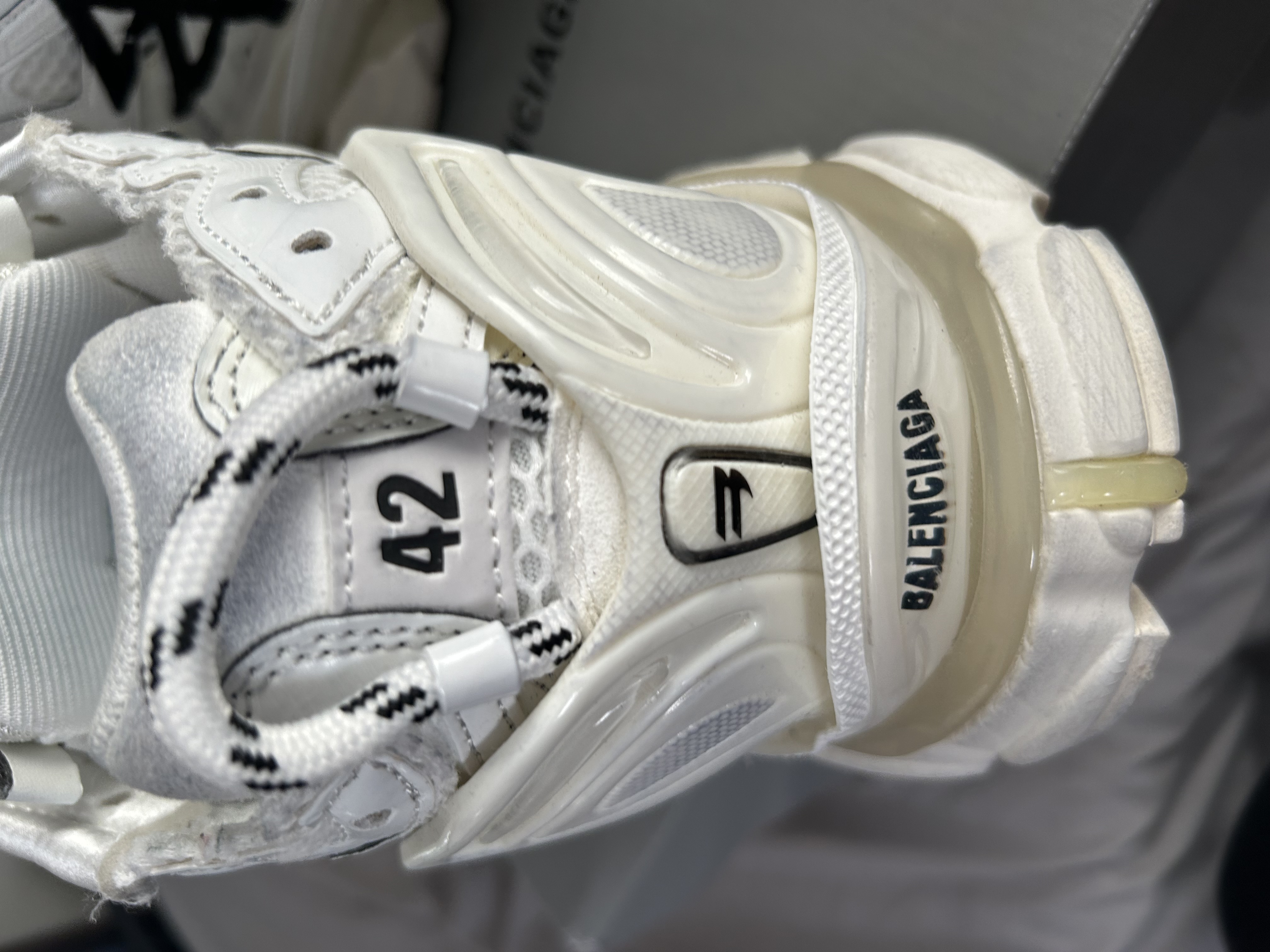 PK God Batch Balenciaga Runner Graffiti White 677402 W3RBQ 9010 review anonymous 01