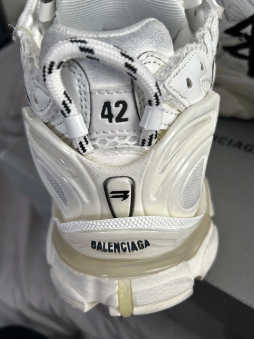 PK God Batch Balenciaga Runner Graffiti White 677402 W3RBQ 9010 review 
