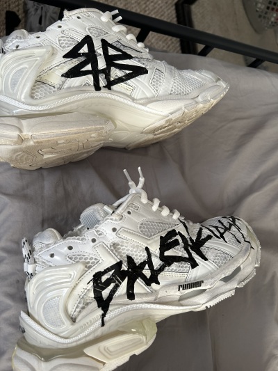PK God Batch Balenciaga Runner Graffiti White 677402 W3RBQ 9010 review anonymous 01