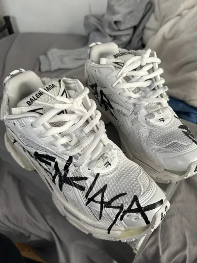 PK God Batch Balenciaga Runner Graffiti White 677402 W3RBQ 9010 review anonymous  02