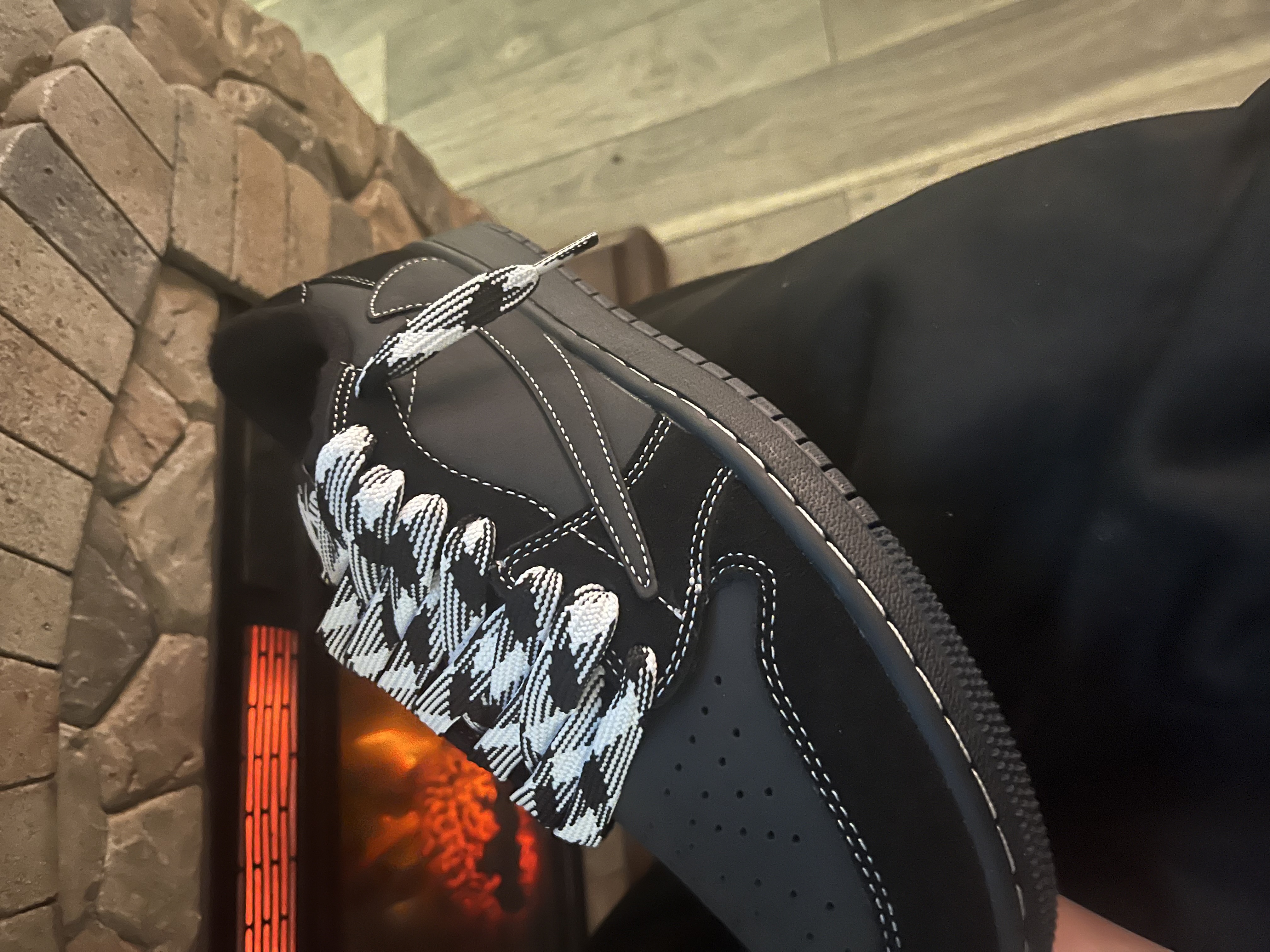 【Flash Sale】Air Jordan 1 Retro Low OG SP Travis Scott Black Phantom DM7866-001 review Adam 06