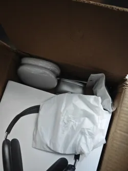 AirPods Max Grey review Braden Thompson 02