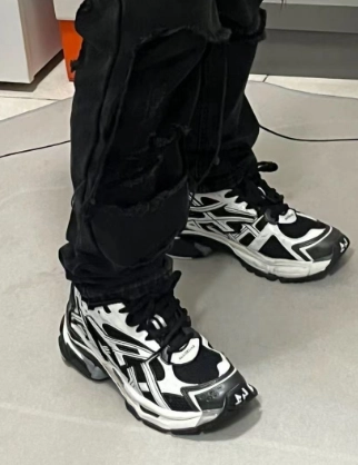 PK God Batch Balenciaga Runner White Black White review 