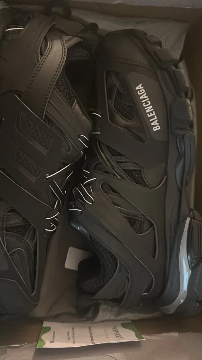 Balenciaga Track Black 555032 W1GB7 1000 (LED) review Lucas 01