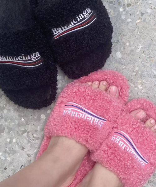 Balenciaga Furry Slides Black review 0