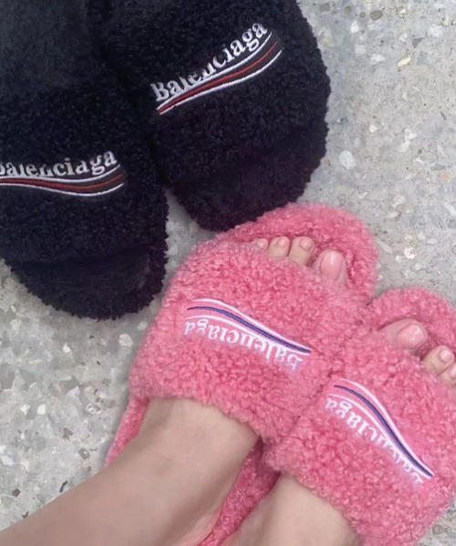 Balenciaga Furry Slides Black review 