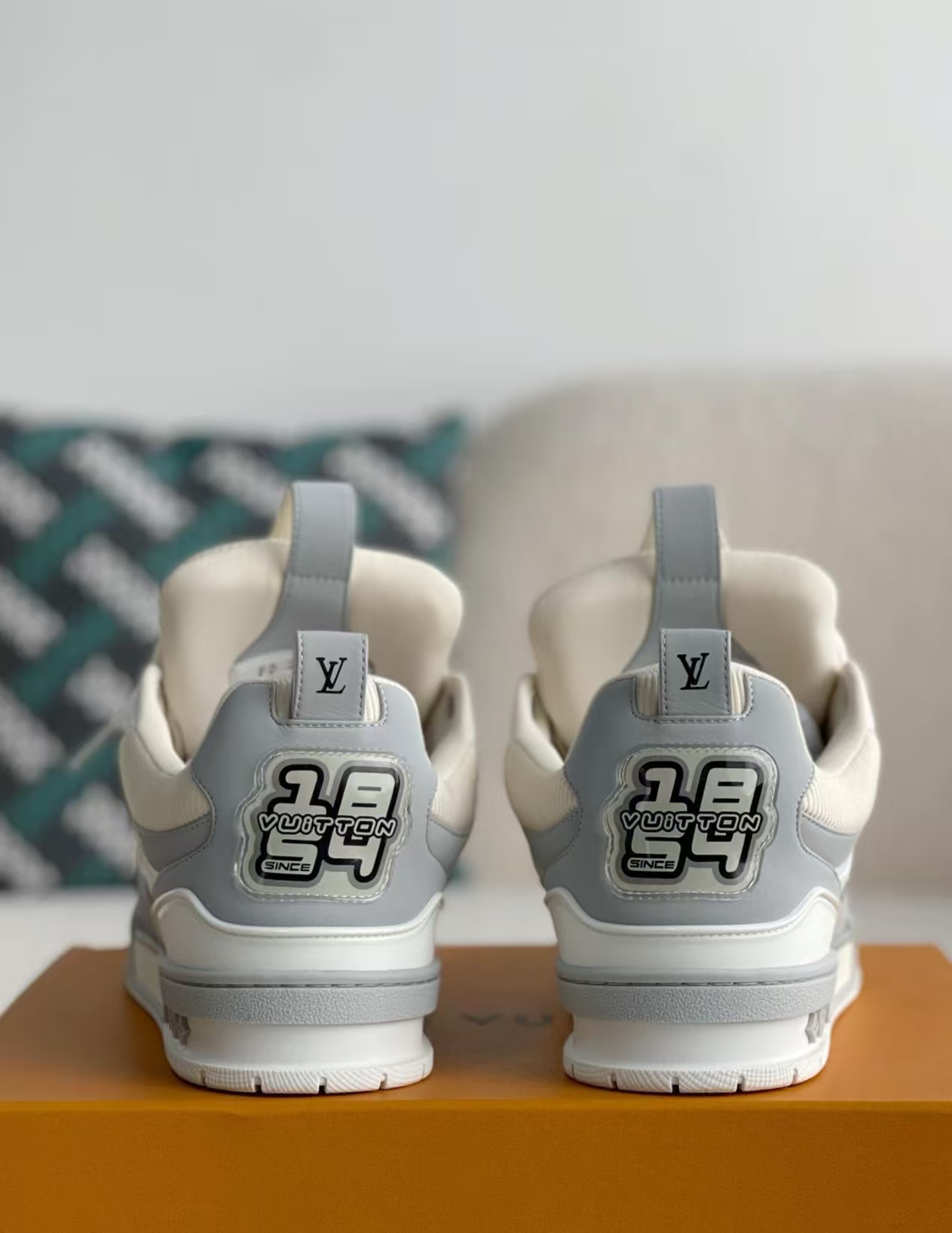 PK God Batch LOUIS VUITTON Leather lace up Fashionable Board Shoes White Gray 1ACQP4 review K*** 04