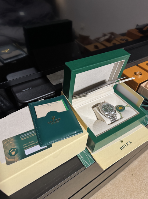 PKStockX Rolex Datejust 41 Oyster-41 mm-Oystersteel and White Gold Reference 126334 m126334-0027 review W*** 00