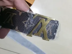 LOUIS VUITTON x Supreme LV x Supreme Brown Monogram LV Initials Belt review Posadas 01