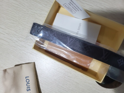 Louis Vuitton LV Slim Bracelet Monogram Eclipse Black review 