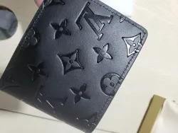 LOUIS VUITTON Multiple Wallet Monogram Shadow Black review Levente Ősi 01