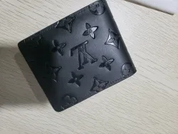 LOUIS VUITTON Multiple Wallet Monogram Shadow Black review Levente Ősi 02