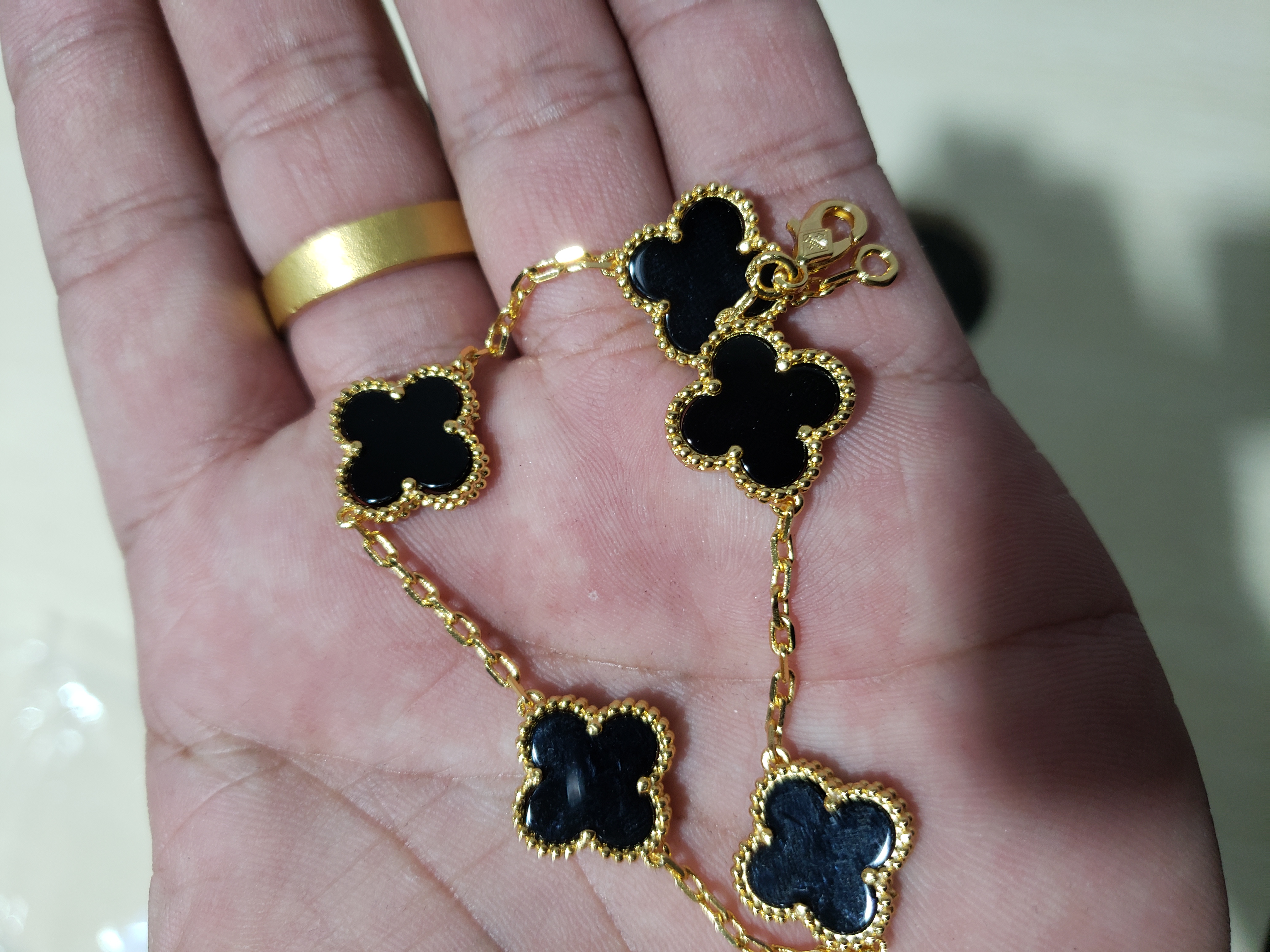 Vintage Alhambra bracelet, 5 motifs yellow gold Onyx review Kaden Miller