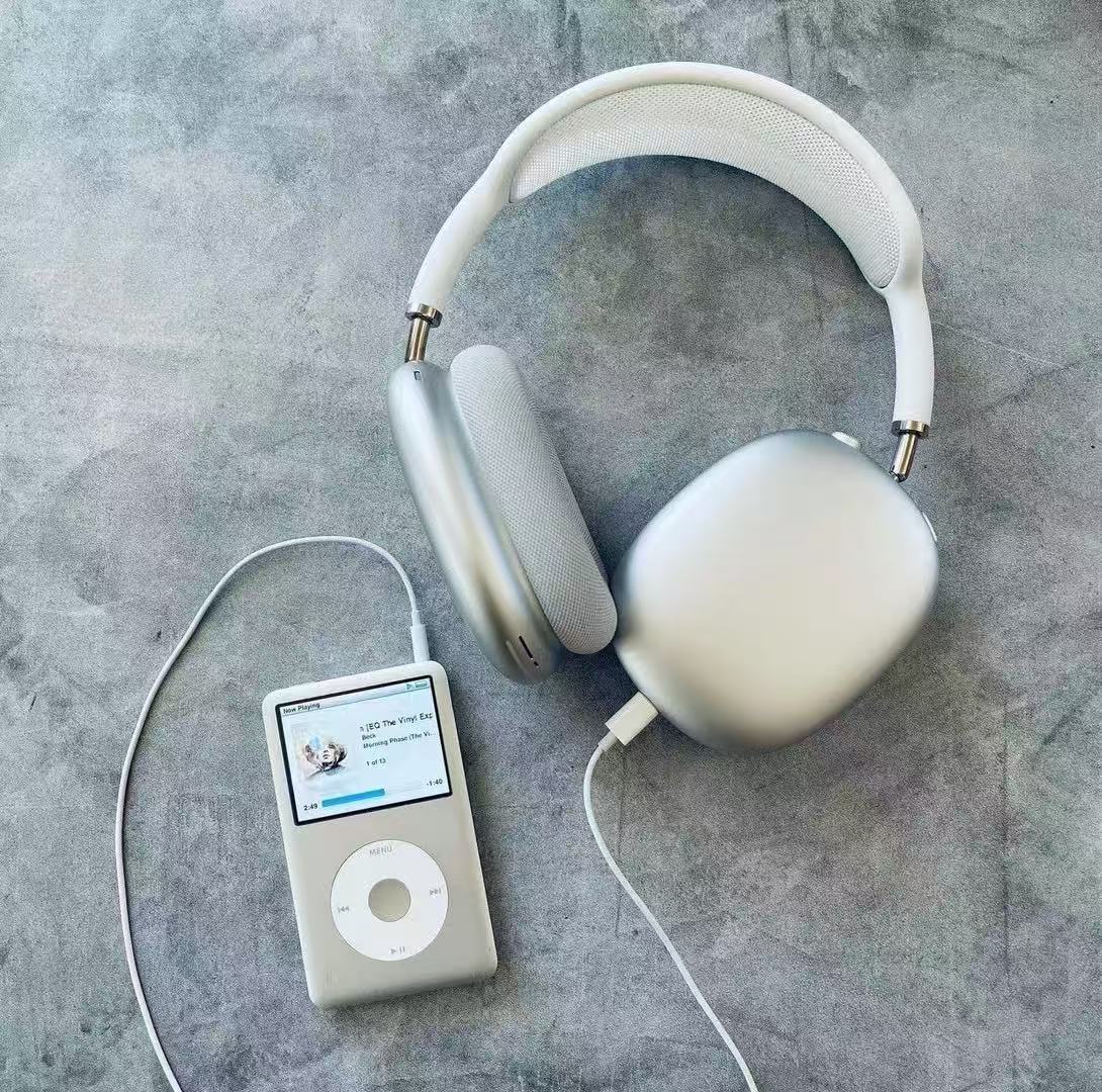 AirPods Max Silver review Erick Martinez