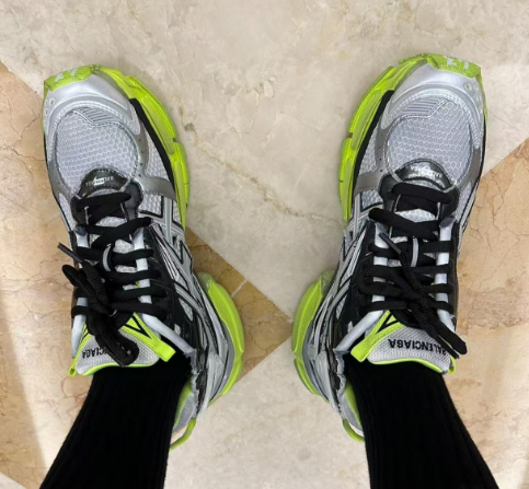 PK God Batch Balenciaga Runner Black, white, and Yellow 677402 W3RBP 1093 review Rjay Pera 02