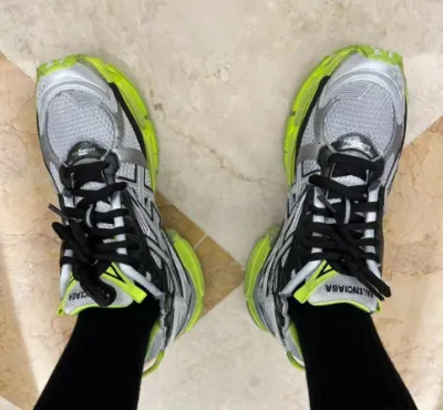 PK God Batch Balenciaga Runner Black, white, and Yellow 677402 W3RBP 1093 review Rjay Pera 01