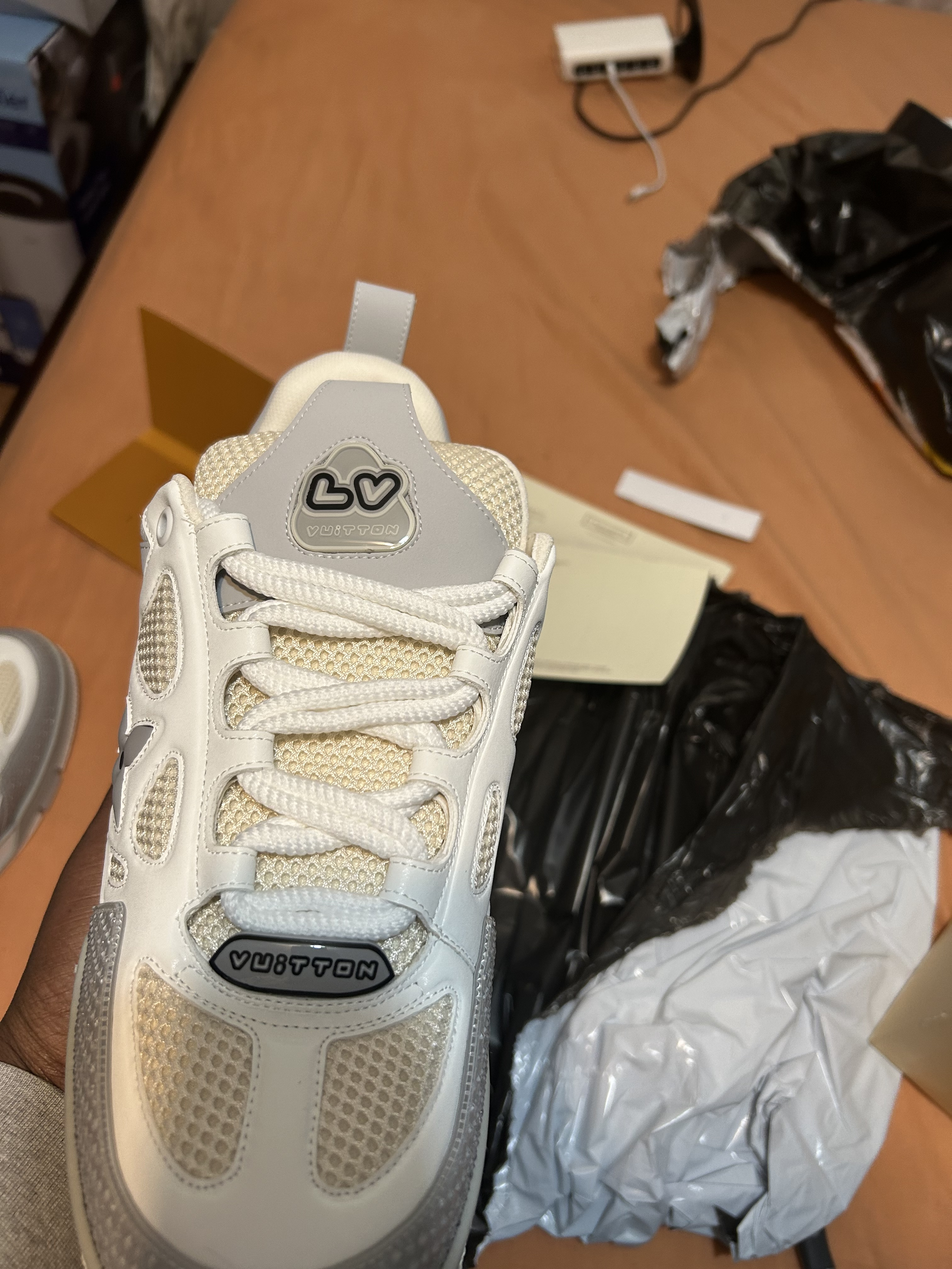 PK God Batch LOUIS VUITTON Leather lace up Fashionable Board Shoes White Gray 1ACQP4 review B*** 01