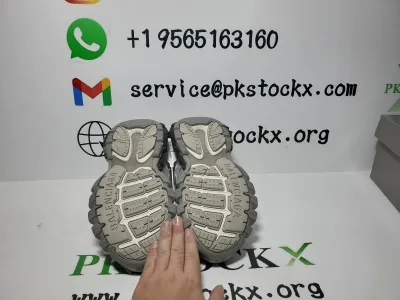 Balenciaga Track Grey White 555032 W1GB7 1214 (LED) review devon enriqeuz 03