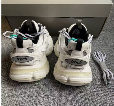 Balenciaga Track White Black 542023 W3AC1 9010 (LED) review Marco Chavee