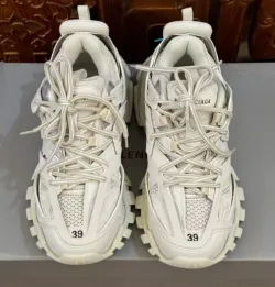 Balenciaga Track White Black 542023 W3AC1 9010 (LED) review Junior R