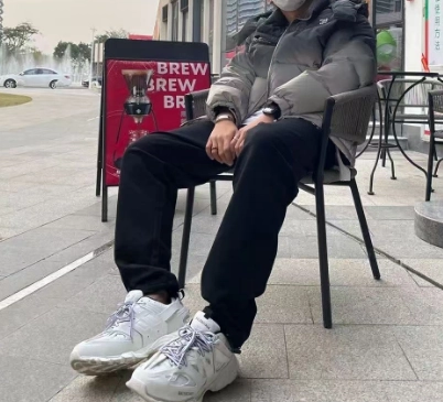 Balenciaga Track White Black 542023 W3AC1 9010 (LED) review 