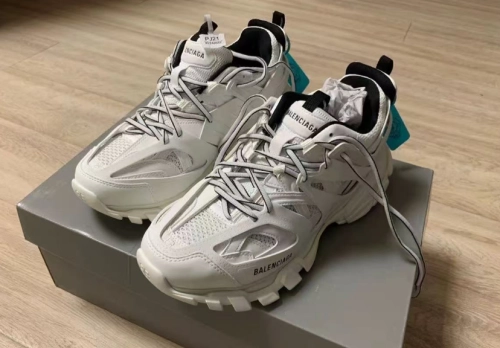 Balenciaga Track White Black 542023 W3AC1 9010 (LED) review 