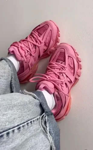 Balenciaga Track Pulm Red  542436 W1GB7 2013 (LED) review Julio Vilela