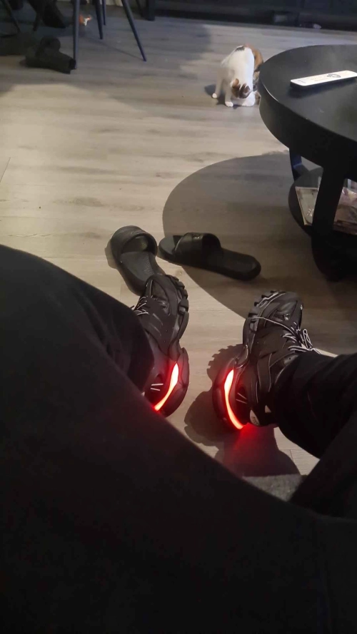 Balenciaga Track Black 555032 W1GB7 1000 (LED) review 