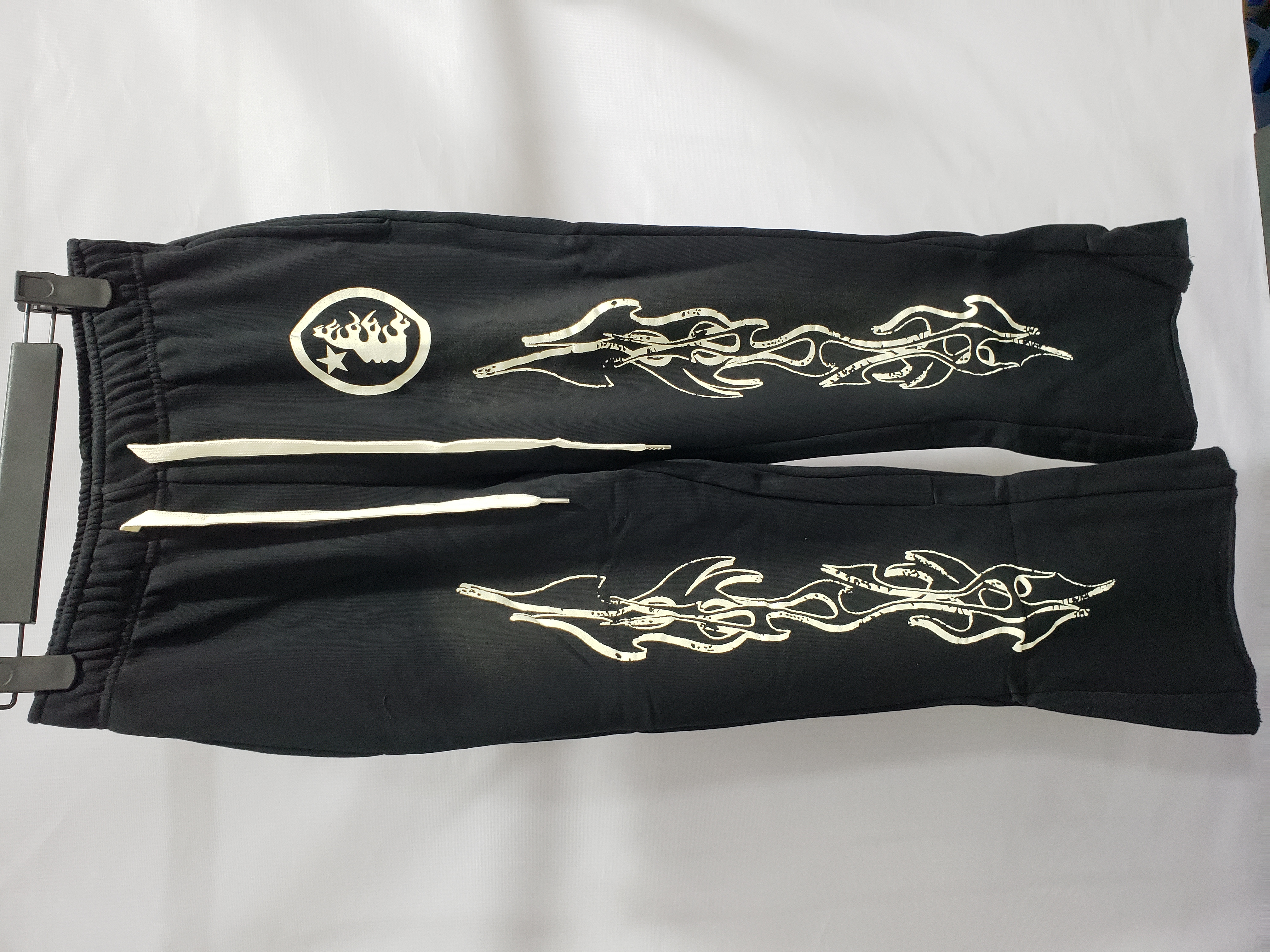 Hellstar Studios Flare Sweatpants Black review Carlos Carmona 01