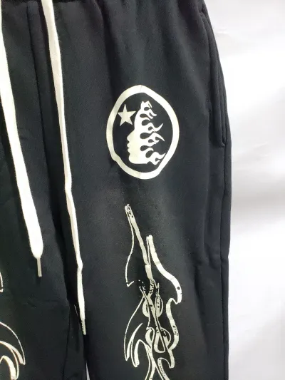 Hellstar Studios Flare Sweatpants Black review Carlos Carmona 02