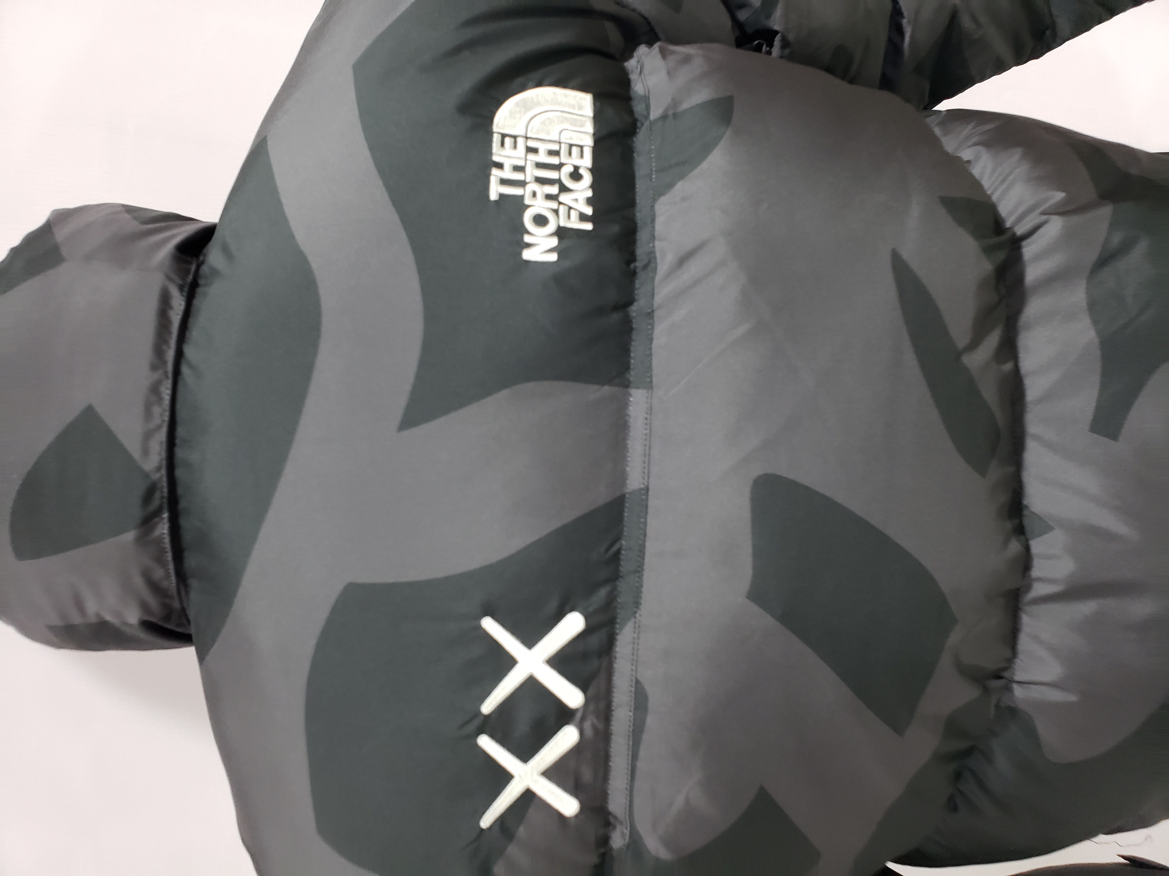 THE NORTH FACETNF X KAWS 'PROJECT X' RETRO 1996 NUPTSE JACKET review Benito De La Torre 04