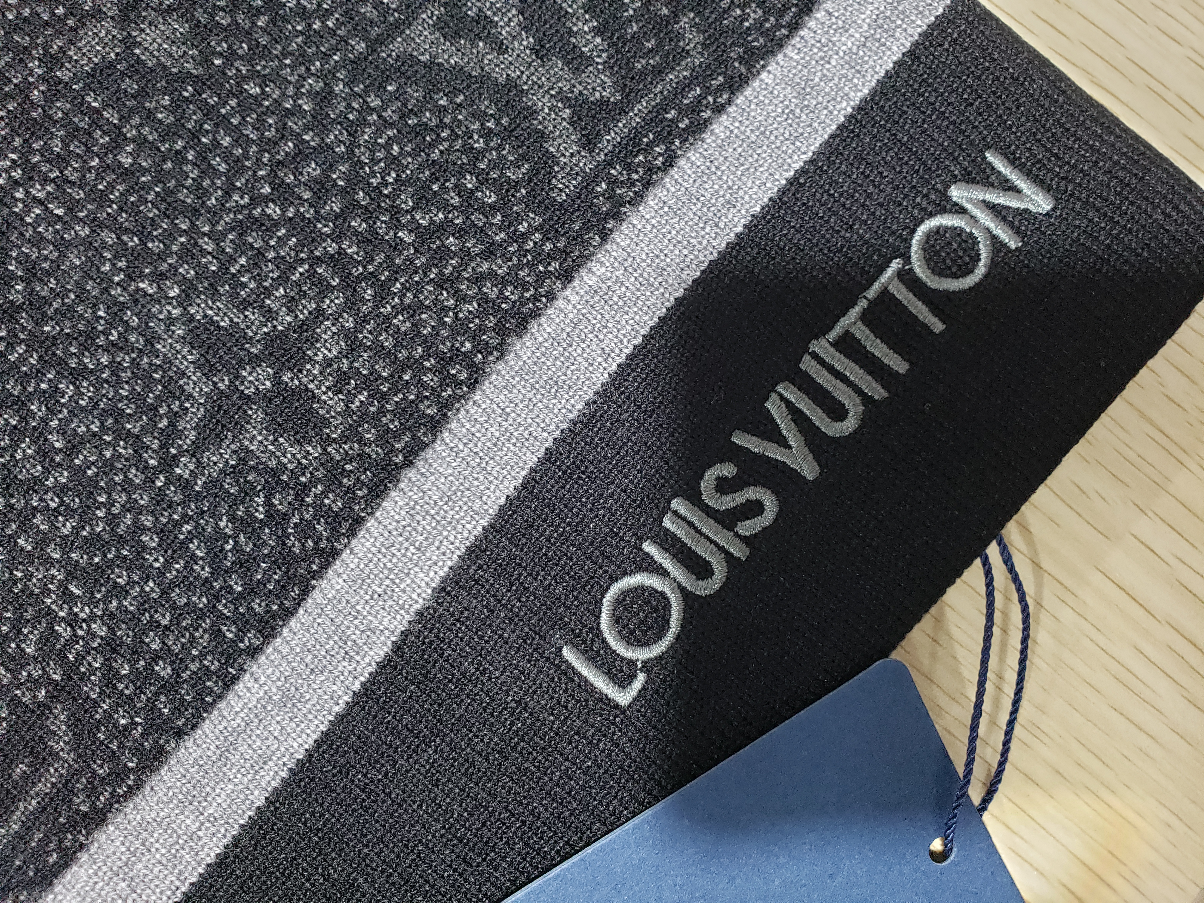 LOUIS VUITTON My Monogram Eclipse Hat review Win Chay 01