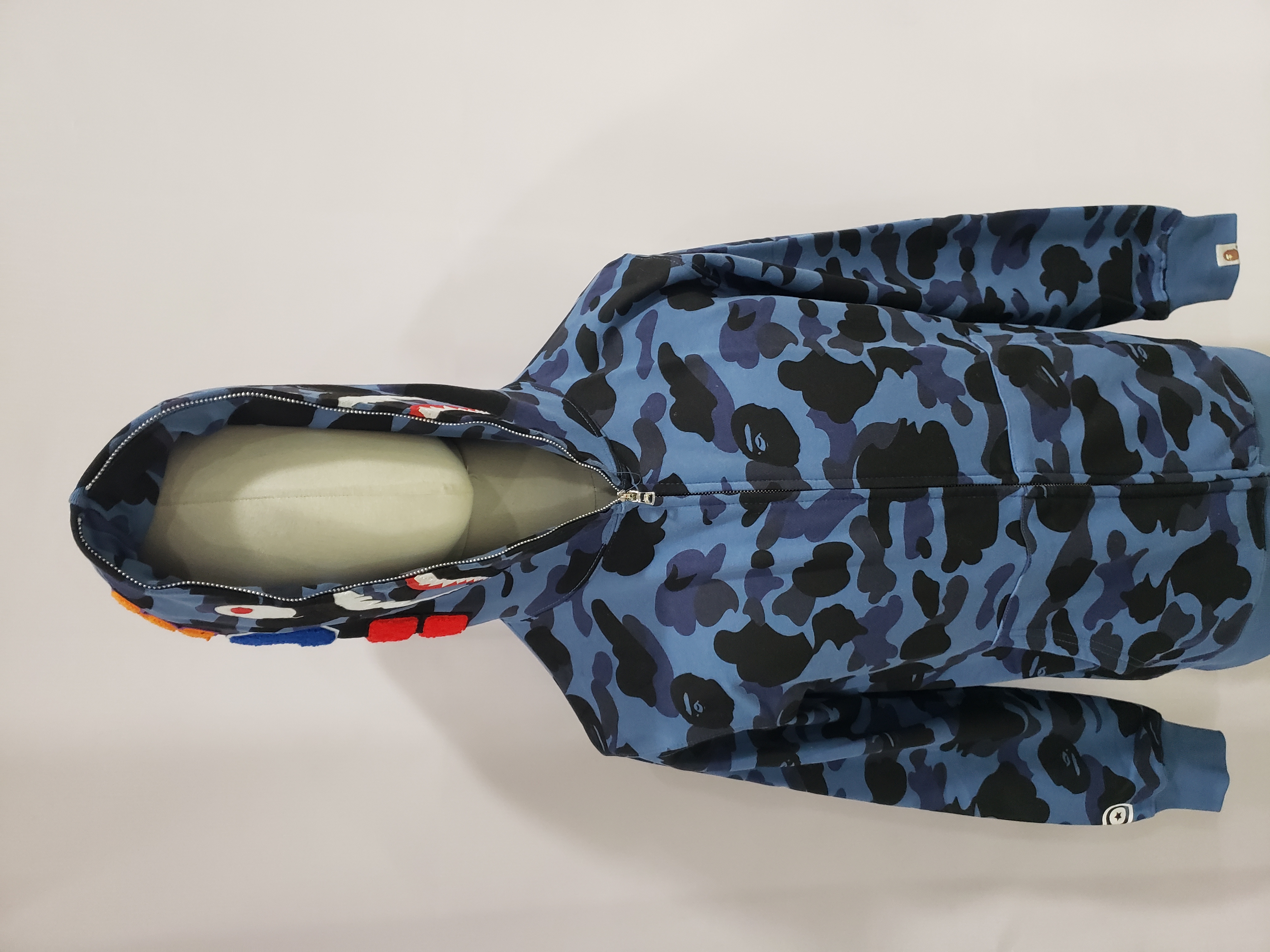 BAPE COLOR CAMO SHARK ZIP HOODIE NAVY 4580793329572 review Jorge Mora 00