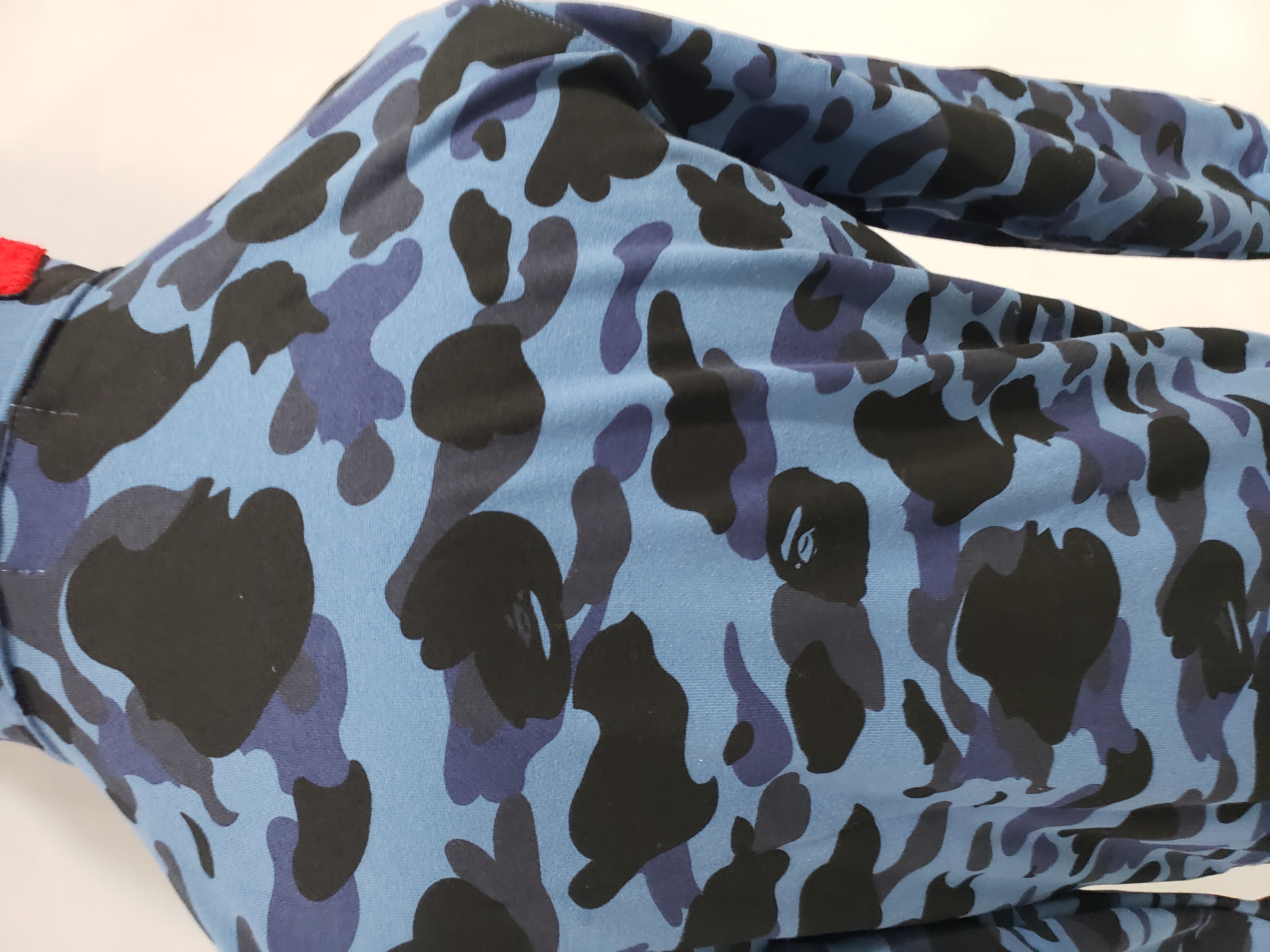 BAPE COLOR CAMO SHARK ZIP HOODIE NAVY 4580793329572 review Jorge Mora 03