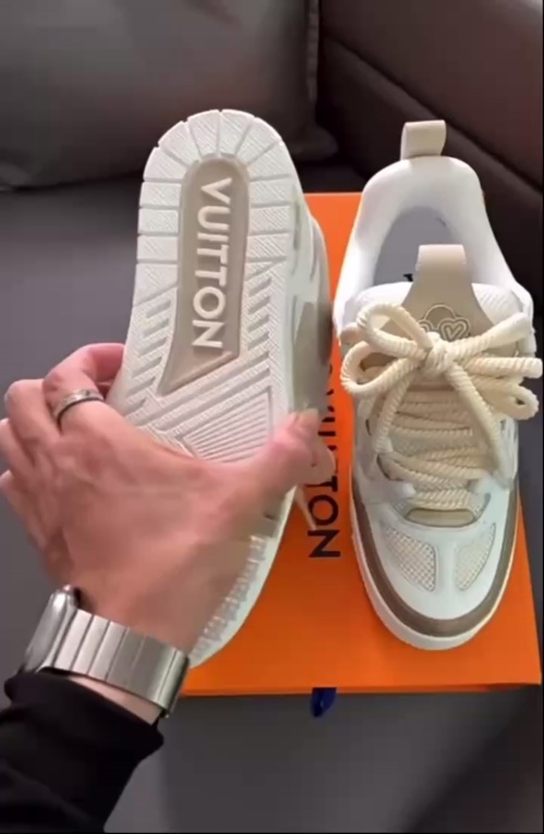 PK God Batch LOUIS VUITTON Skate Sneaker Beige White  review Jaz O