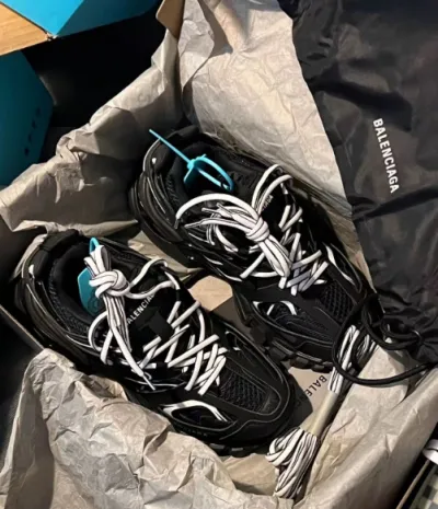 Balenciaga Track Black And White 542023 W1GB1 2045 (LED) review Juan Hinkson