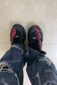 PK God Batch Balenciaga Runner Black And Red Characters 677402 W3RB1 0102 review 0