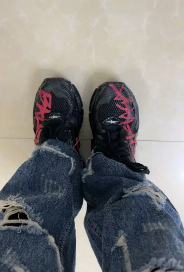 PK God Batch Balenciaga Runner Black And Red Characters 677402 W3RB1 0102 review austin hernandez