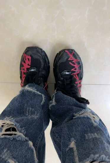 PK God Batch Balenciaga Runner Black And Red Characters 677402 W3RB1 0102 review 