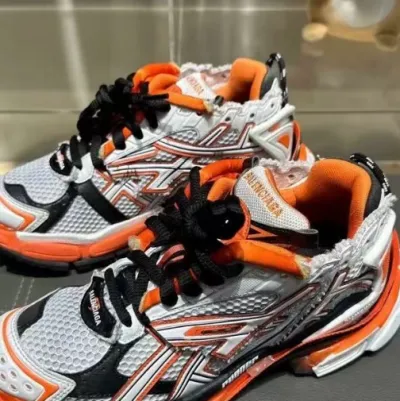 PK God Batch Balenciaga Runner White Orange Black 677402 W3RB7 9051 review Kostas Vrizas