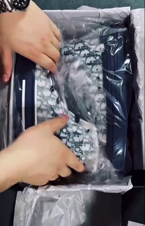 PK God Batch Dior B23 HT Oblique Transparency HIGH T00962H565 White Blue review Mahomud Omar