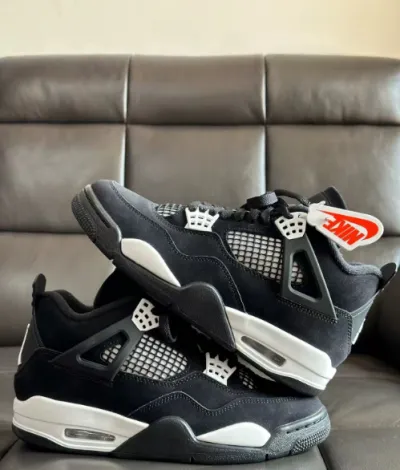 Special offer Batch Air Jordan 4 White Thunder FQ8138-001 review Jonas Gonzalez 02