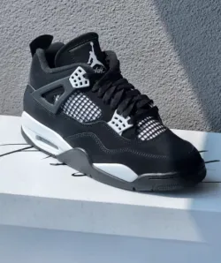 Special offer Batch Air Jordan 4 White Thunder FQ8138-001 review Joshua Desir