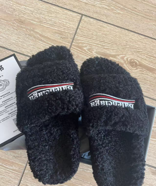 Balenciaga Furry Slides Black review 0