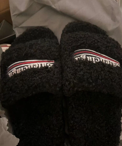 Balenciaga Furry Slides Black review 