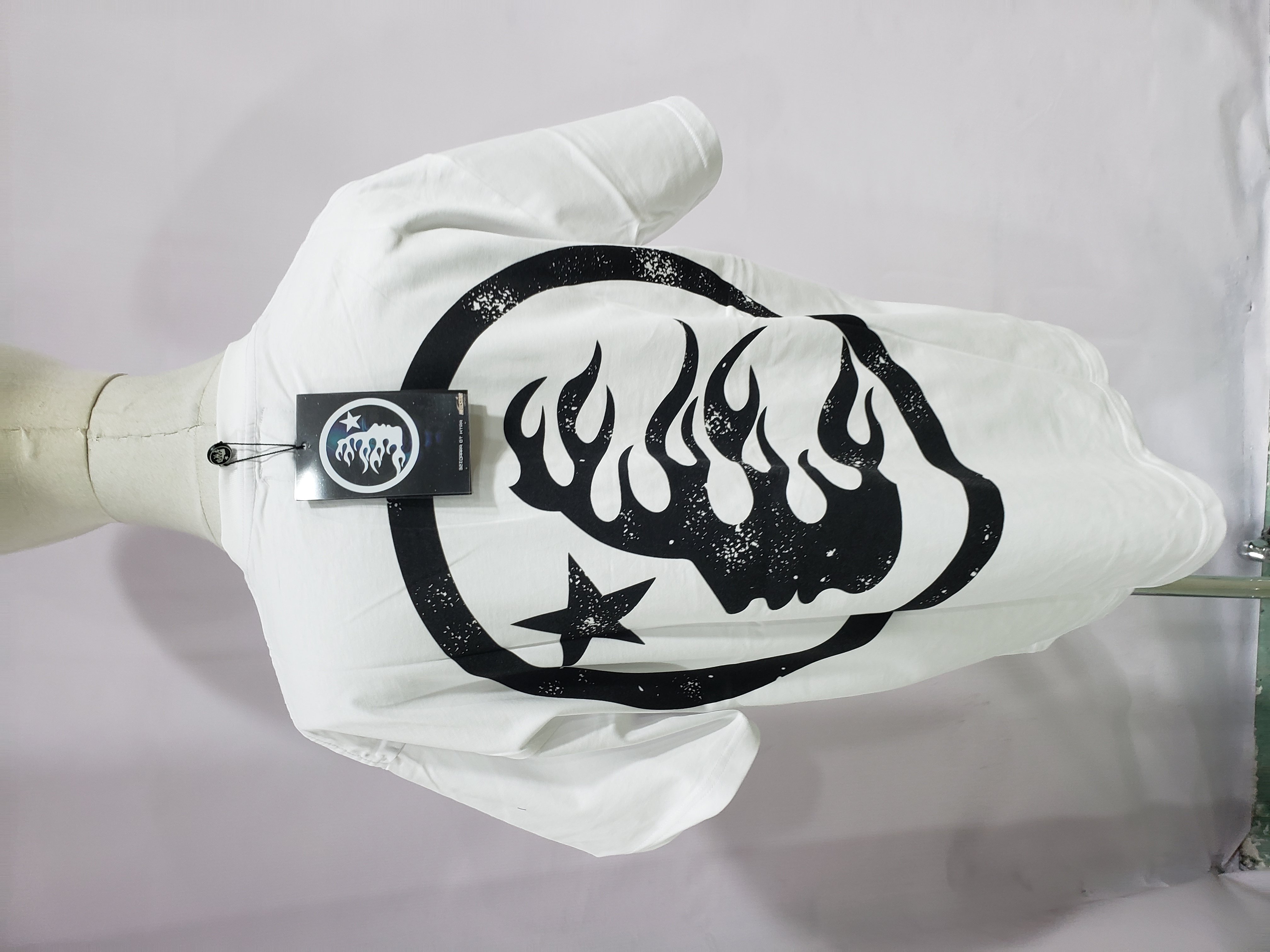 Hellstar-503-0302 review David Guerra García 02